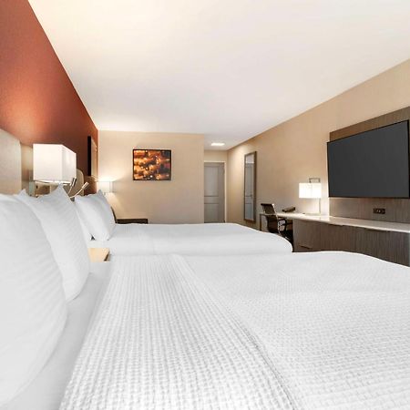 Best Western Plus Temecula Wine Country Hotel & Suites Bagian luar foto