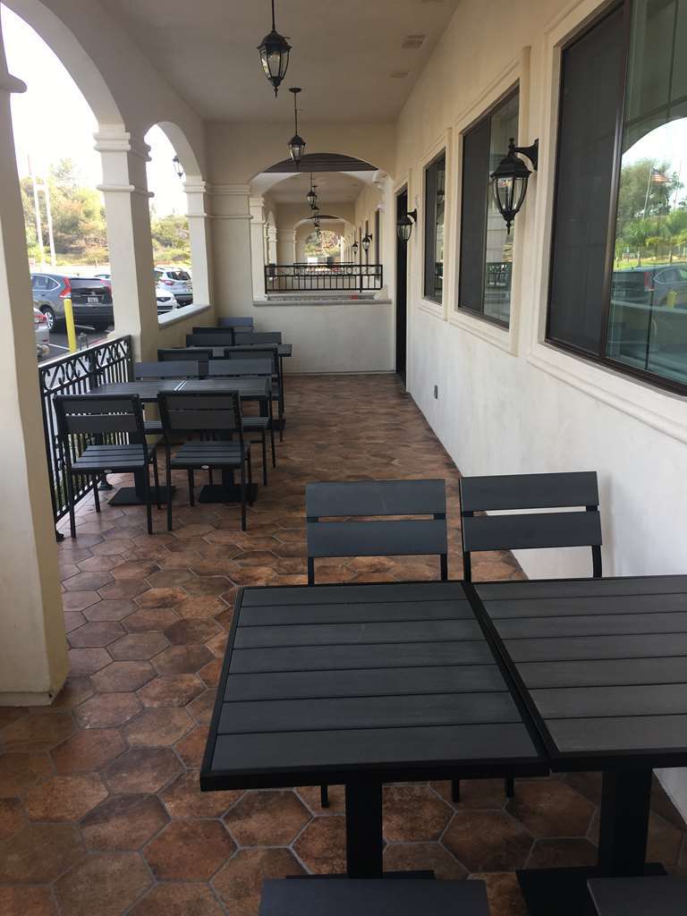 Best Western Plus Temecula Wine Country Hotel & Suites Restoran foto